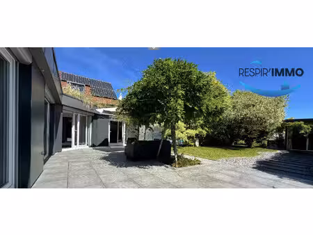 superbe maison de 227 m² avec piscine couverte et potentiel loc