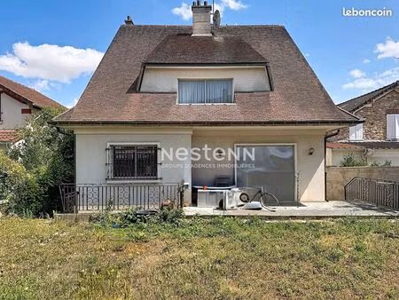 maison 6 pièces 155 m²