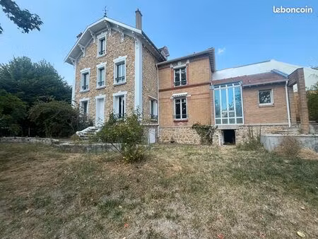 propriété 8 pièces 165 m²
