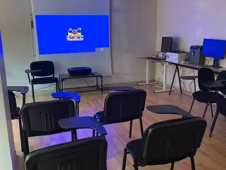 salle de formation 50 m² - 18 places + formateur - argenteuil - vidéoprojecteur laser  coi