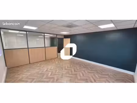 bureau 240 m²