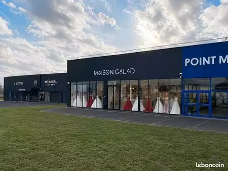 local commercial 830 m² groslay