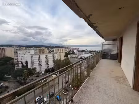 f4 avenue marechal juin à refaire