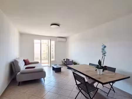 t3 75m² sans travaux / vue dégagée mer / traversant