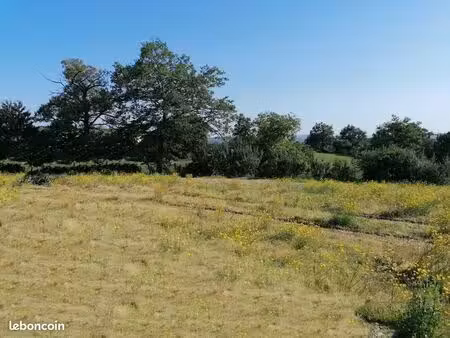 terrain à bâtir de 704 m² à colombies