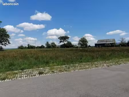 terrain à bâtir de 719 m² à requista