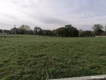 terrain à bâtir de 810 m² à roussennac