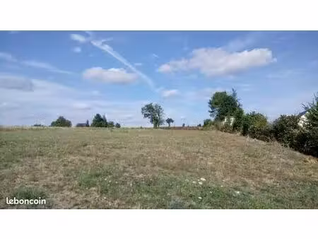 terrain à bâtir de 700 m² à salmiech