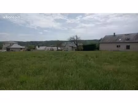 terrain à bâtir de 1200 m² à valady
