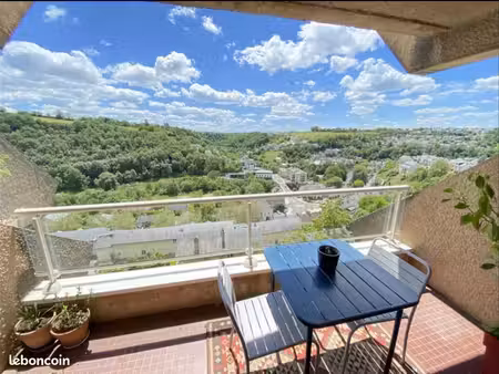 charmant t2 avec vue magnifique