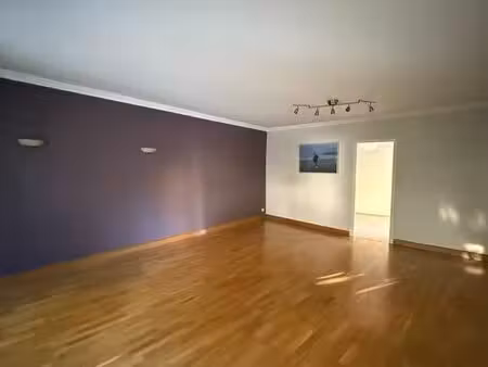 appartement t3 de 91 m² avec cave et galetas – millau