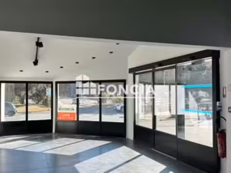 vente bureaux et commerces à noirmoutier-en-l'île (85330) : à vendre / 246m² noirmoutier-e