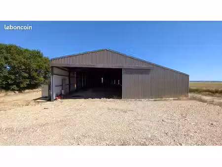 entrepôt 3000 m² quins