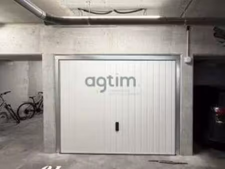 vente garage et parking aux sables-d'olonne (85100) : à vendre / les sables-d'olonne