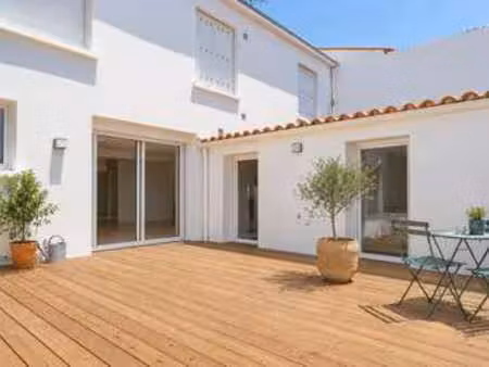 vente appartement 4 pièces aux sables-d'olonne (85100) : à vendre 4 pièces / 101m² les sab