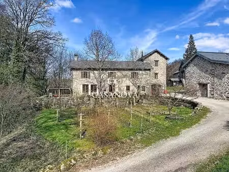 domaine touristique avec gîtes et salle de réception sur 4 hectares dans les hauts cantons
