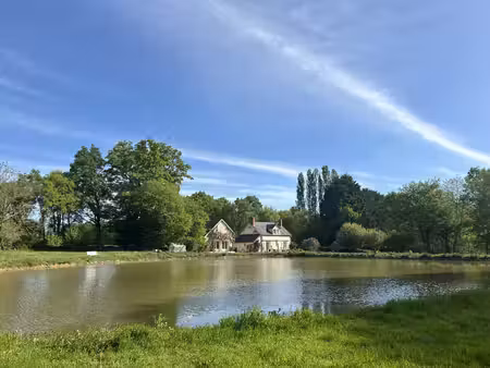 propriété de 7473 m2 située au calme : maison avec dépendance et étang