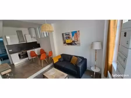 à louer 2 pièces meublé proche centre ville et iut