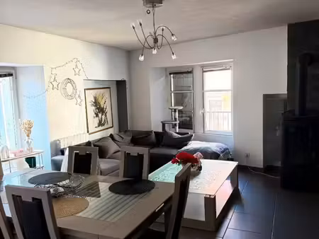 appartement t4 de 88 m² – 3 chambres – grande terrasse de 25 m² – centre historique de bau