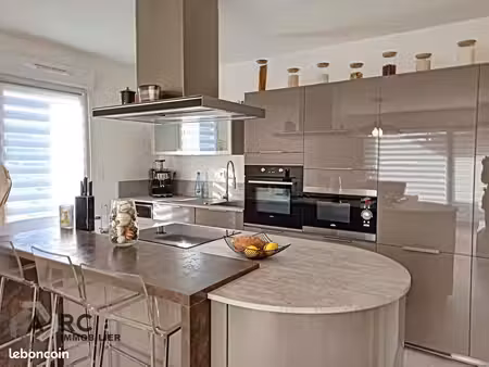 appartement 3 pièces 63 m²