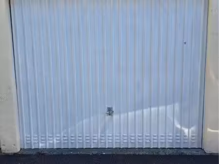 garage / box