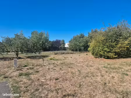 terrain 900m2