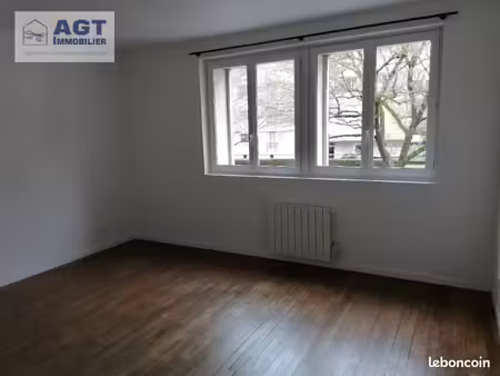 studio 1 pièce 26 m²