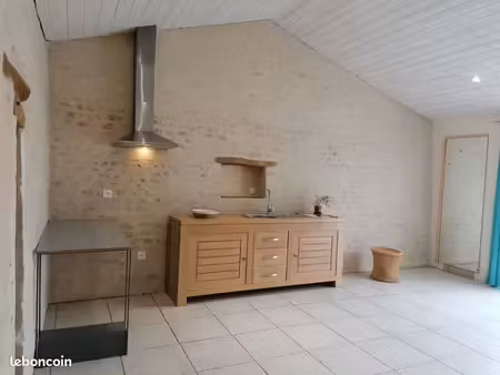 appel du cœur lumineux t2 ou t3 équipés + jardin + parking  proche benet  niort  fontenay 