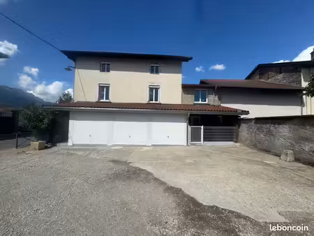 box ou garage moto