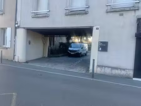 studio 5 minutes du château