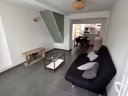 maison meublée 60 m² – jardin privatif 80 m² – deux garages – dressing/bureau
