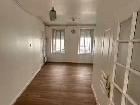 studio 30 m² avec cour privative – bordeaux – disponible immédiatement