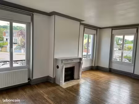 grand appartement lumineux proche gare chierry