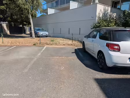 place de parking - résidence sécurisée