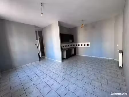 logement t3 deux chambres 33210 preignac tress bon état
