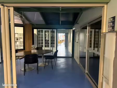 bureau stockage show room