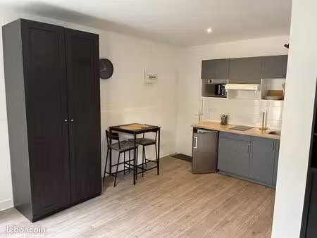 studio meublé de 24 m² avec cour privative