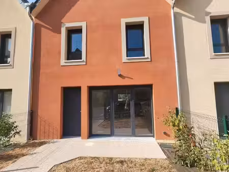maison  3 ch  101 m2  jardin et garage