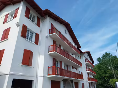 hendaye- bel appartement t4 avec terrasse  garage fermé et cave