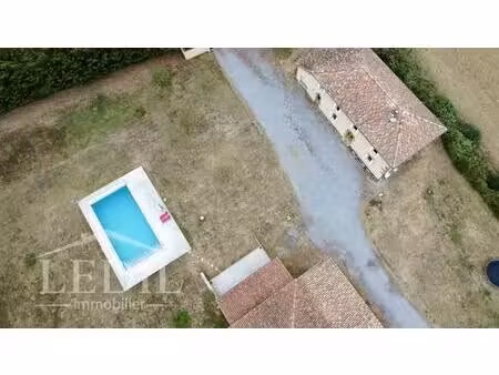 corps de ferme rénové avec piscine et dépendance