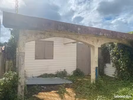 terrain et bati en ruine