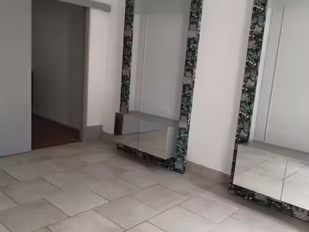 local commercial 42 m2