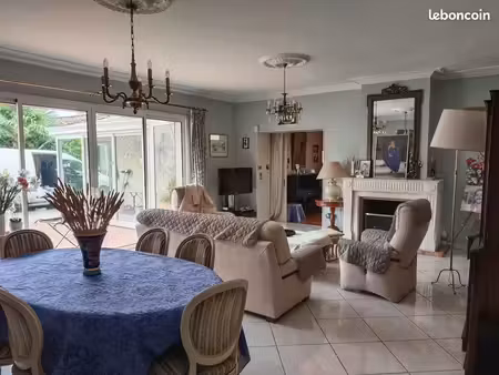 maison de ville 163 m2-5 pièces-jardin et garage