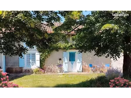 maison 4 pièces 100m2 + dépendances  jardin-cour  terrasse au calme