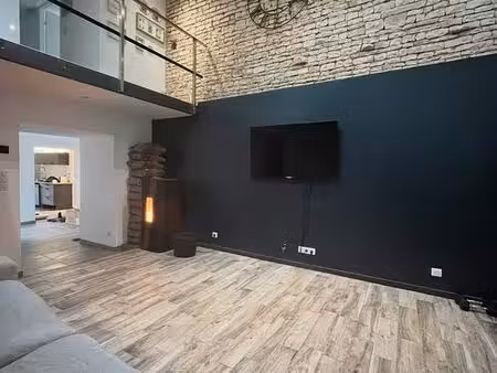maison de caractère en pierre de charente – entièrement rénovée – dépendance aménagée