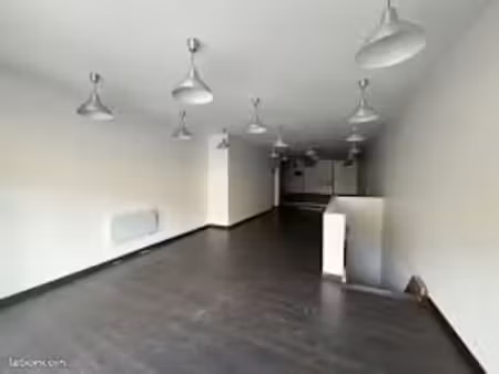 a louer local commercial 69.87m²