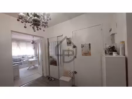appartement de trois pieces loue vide de 61m²