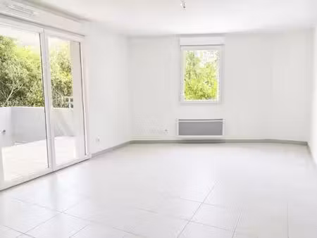 t2 avec terrasse et parking à montpellier