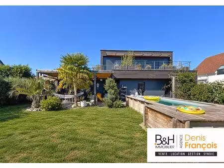 maison contemporaine de 208 m² sur 9 01 ares – un cadre de vi