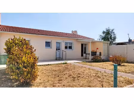 maison à vendre à les sables d'olonne bel air 2 chambres jardin garage à 700 mètres arago